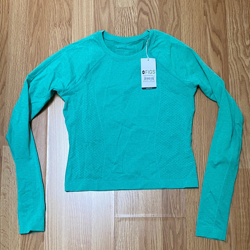 Figs Women's cropped Salta Surgical Green,  Long Sleeve Tee Size Small, NWT